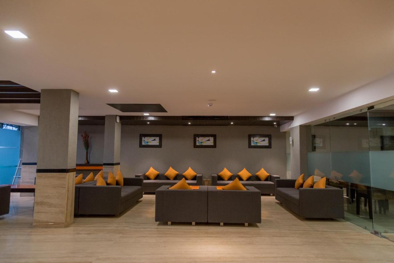 Ahmedabad, Satellite Hotel Ngoại thất bức ảnh